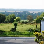 Logis La Rosiere----situe Entre Bayeux Et Arromanches 3*