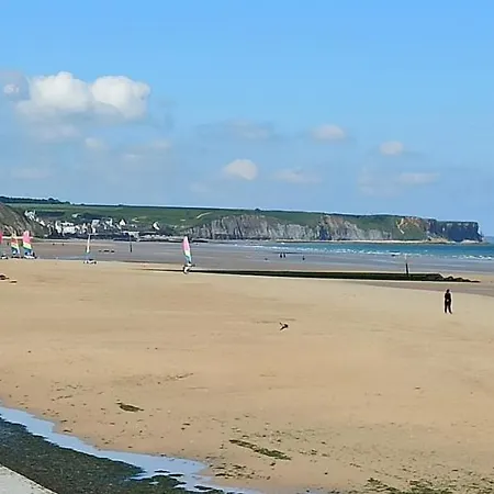Logis La Rosiere----situe Entre Bayeux Et Arromanches