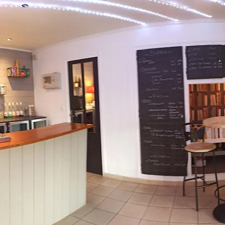 Logis La Rosiere----situe Entre Bayeux Et Arromanches 3* トレシー・シュル・メール