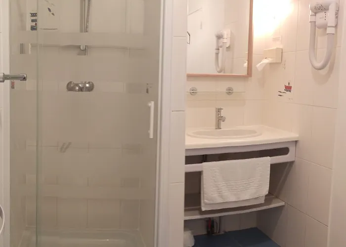 Logis La Rosière----situé Entre Bayeux Et Arromanches Hotel Tracy-sur-Mer