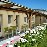 Logis La Rosiere----situe Entre Bayeux Et Arromanches