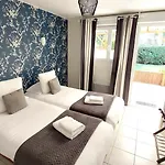 Logis La Rosiere----situe Entre Bayeux Et Arromanches Hotel 3*