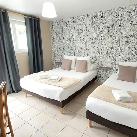 Logis La Rosiere----situe Entre Bayeux Et Arromanches 3*