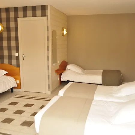 Logis La Rosiere----situe Entre Bayeux Et Arromanches Отель 3*