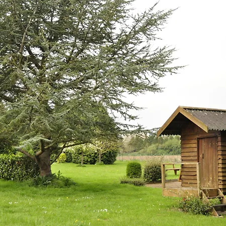 Logis La Rosiere----situe Entre Bayeux Et Arromanches فندق