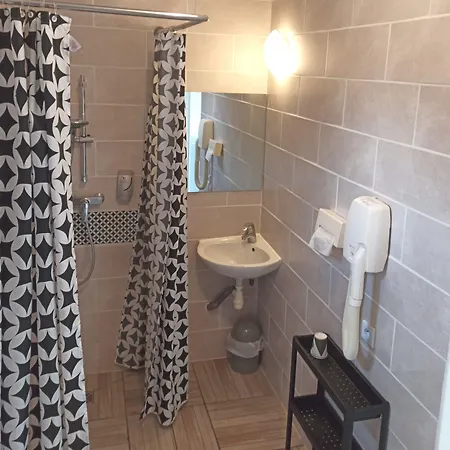 Logis La Rosiere----situe Entre Bayeux Et Arromanches Hotell Tracy-sur-Mer