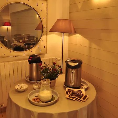 Logis La Rosiere----situe Entre Bayeux Et Arromanches 3*