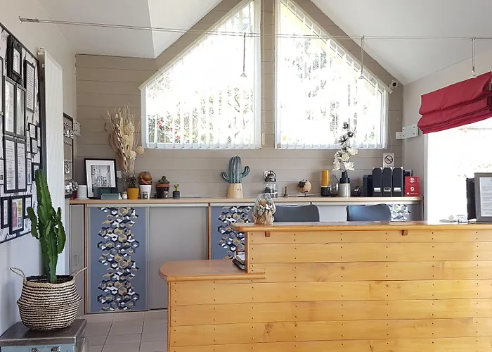 Logis La Rosiere----situe Entre Bayeux Et Arromanches Hotel