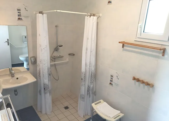 Logis La Rosiere----situe Entre Bayeux Et Arromanches Hotel