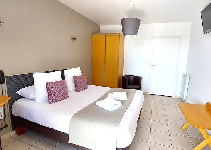 Hotel Logis La Rosiere----situe Entre Bayeux Et Arromanches