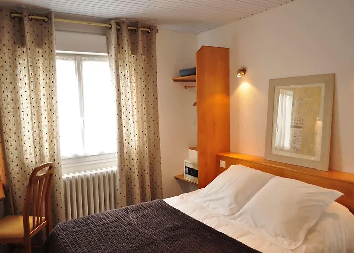 Logis La Rosiere----situe Entre Bayeux Et Arromanches 3*